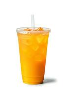 Orange Farbe trinken im ein Plastik Tasse isoliert auf ein Weiß Hintergrund. nehmen Weg Getränke Konzept. ai generiert foto