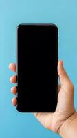 Hand halten Smartphone mit ein schwarz leer Bildschirm isoliert auf ein Blau Hintergrund. ai generiert foto