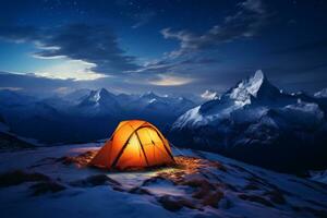 szenisch Aussicht von beleuchtet Zelt auf schneebedeckt Berge. generativ ai foto