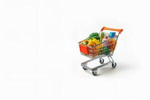 Einkaufen Wagen voll von Obst und Gemüse Kopieren Raum Weiß Hintergrund ai generativ foto