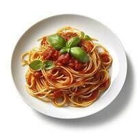 köstlich Teller von Spaghetti mit Tomate Soße auf ein Weiß Hintergrund generativ ai foto