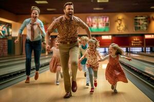 ein Familie Spiel von Bowling auf Väter Tag foto
