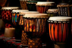 das rhythmisch schlagen von afrikanisch Schlagzeug foto