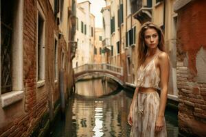 Frau alt Venedig Fluss foto