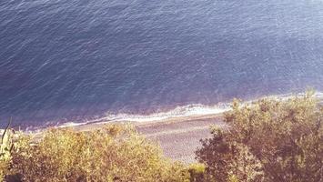 Ligurischer Strandblick von oben foto