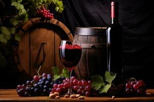 Glas von rot Wein mit Trauben und hölzern Fass auf dunkel Hintergrund, schwarz Flasche und Glas von rot Wein mit Trauben und Fass, ai generiert foto