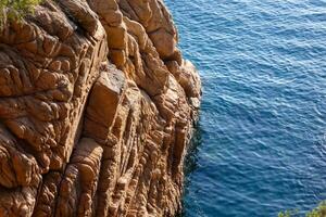 costa brava und küstenweg entlang der zerklüfteten küste von nordkatalonien, spanien foto