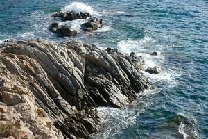 Felsen und Meer auf das Mittelmeer Küste, Costa brava Catalana foto