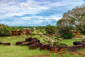 vat phou, wat phu ist unesco-welterbe in champasak, südlaos. foto