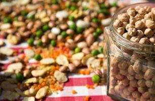 gesunde vegetarische Rohkost Hülsenfrüchte foto