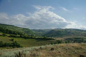 schön Landschaft von Hügel und Berge im Sommer- foto