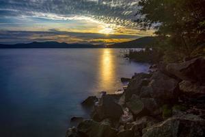 Sonnenaufgang am Lake Jocassee South Carolina foto