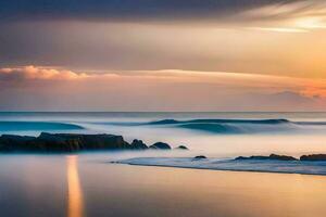 ein Sonnenuntergang Über das Ozean mit Wellen und Felsen. KI-generiert foto