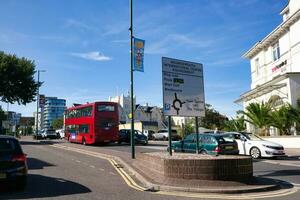 die meisten schön und attraktiv niedrig Winkel Aussicht von Bournemouth Tourist und sandig Strand Stadt von England großartig Großbritannien. Bild gefangen auf August 23., 2023 während warm und sonnig Tag Über Vereinigtes Königreich foto