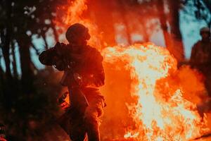 Soldat im Aktion beim Nacht im das Wald Bereich. Nacht Zeit Militär- Mission Springen Über Feuer foto