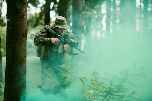 Soldat im Einsatz foto