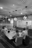 Startup-Geschäftsleute-Team beim Treffen foto