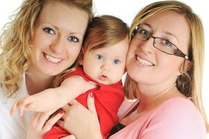 glückliche junge Familie zusammen im Studio foto