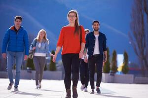 glückliche studentengruppe foto