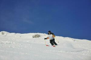 Skifahrer freie Fahrt foto