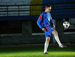 Fußballspieler in Aktion foto