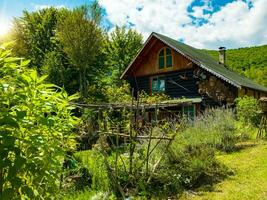 hölzernes Einfamilienhaus foto