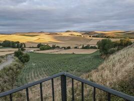 Landschaft in der Nähe von Granon, Spanien. Dorf auf das Camino de Santiago. foto