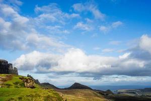 Landschaftsansicht der Quiraing Mountains, Schottland foto