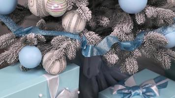 blaue und silberne Weihnachtsdekorationen foto