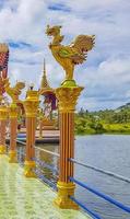 farbenfrohe Architektur und Statuen im Wat Plai Laem Tempel auf der Insel Koh Samui, Surat Thani, Thailand? foto