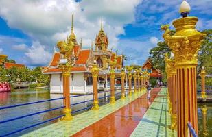 farbenfrohe Architektur und Statuen im Wat Plai Laem Tempel auf der Insel Koh Samui, Surat Thani, Thailand? foto