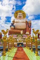 farbenfrohe Architektur und Statuen im Wat Plai Laem Tempel auf der Insel Koh Samui, Surat Thani, Thailand? foto