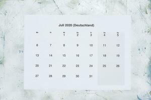 Monatskalender juli 2020. Übersetzung monatlich Juli 2020 Kalender foto