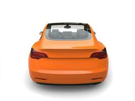 cool modern elektrisch Auto - - Hitze Welle Orange Farbe - - zurück Aussicht foto