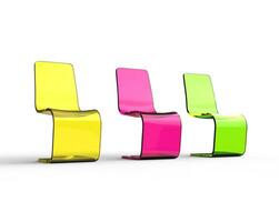 futuristisch Gelb, lila und Grün Plastik Stühle auf Weiß Hintergrund. foto
