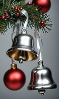 Foto von Weihnachten klimpern Glocken auf ein Silber Schnur. ai generiert
