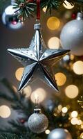 ein Nahansicht von ein glitzernd Weihnachten Star Ornament. ai generiert foto