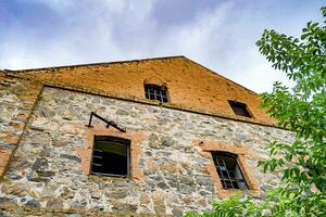 Fotografie auf Thema hervorragend Gebäude schön Backstein alt Wasser Mühle foto