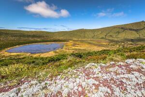 Azoren Landschaft mit See im flores Insel. Kaldeira rasa. Portugal. horizontal foto