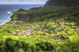 Azoren Küste Landschaft im faja großartig, flores Insel. Portugal. foto