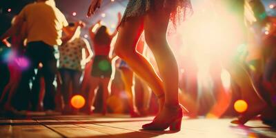 ai generiert. ai generativ. Nacht Verein Leben Menschen sind Tanzen auf Bar Kneipe Bühne. komisch Bewegung Party Zeit. Grafik Kunst foto