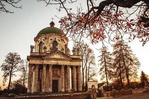 barocke römisch-katholische kirche st. joseph in pidhirtsi foto