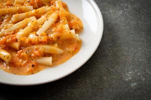 Rigatoni Penne Pasta cremige Tomaten oder rosa Sauce foto