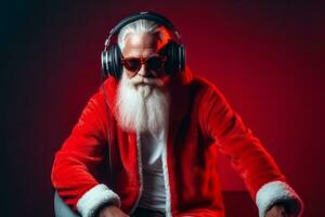 Santa claus Hören Musik- im Kopfhörer. Konzept festlich Hintergrund Poster. generativ ai foto