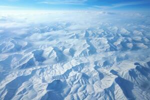 Schnee bedeckt bergig Terrain. generativ ai foto