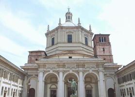 Kirche San Lorenzo, Mailand foto