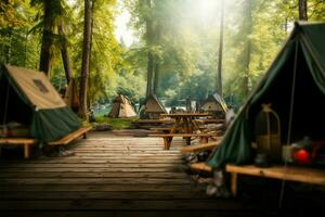 Campingplatz Ruhe Zelte im ein bewaldet Bereich mit ein rustikal Tabelle ai generiert foto