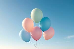 still Minimalismus, Pastell- Luftballons hochfliegend unter ein Blau Himmel, ai generiert foto