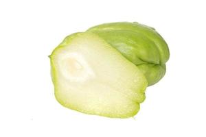 Chayote isoliert auf weißem Hintergrund foto