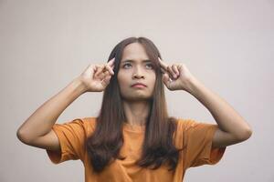 asiatisch Frau Leiden von Arbeit Stress foto